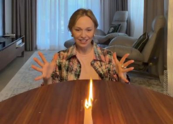 Альбина Джанабаева едва не устроила пожар в попытке загадать заветное желание