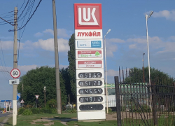 В Волгоградской области взлетели цены на бензин
