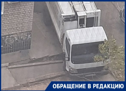 Дерзкий мусоровоз проломил тепловую камеру в Волгограде