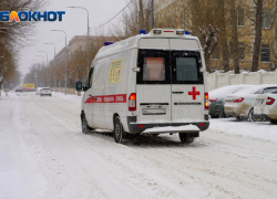 Наезд на дорожную яму отправил в больницу молодого водителя