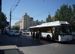 В два раза сократил число автобусов Волгоград - Волжский новый перевозчик
