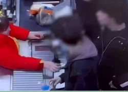 Подростки продолжают красть еду в магазинах Волгограда 