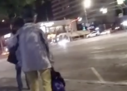 "Там вышел кто-то живой?": Mercedes разбился в массовом ДТП в центре Волгограда 