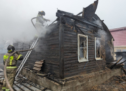 В Волгограде умерла спасенная из полыхающего дома с газовыми баллонами женщина
