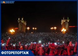 «Вы меня все за!»: неистовая вечеринка Gayazov$ Brother$ и Нюши в центре Волгограда собрала тысячи людей