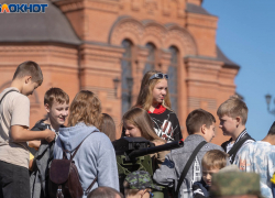 Житель Волгоградской области и его 16-летняя подруга дерзко обманули ребенка в онлайн-игре