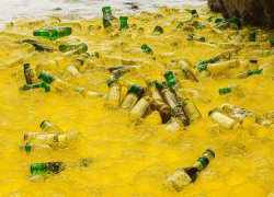 Фура с пивом перевернулась под Волгоградом 