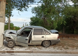 Врезался в столб на полном ходу: на видео попала авария на проспекте Ленина в Волгограде