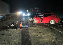 Пострадавших в смертельной аварии с детьми спасают в реанимации в Волгоградской области
