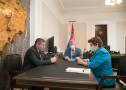 Глава Росздравнадзора России приехала в Волгоград для выработки новых мер борьбы с пандемией