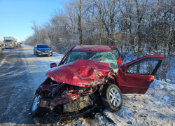 Мертвую волгоградку нашли в красной иномарке под Воронежем