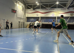 Волгоградец обыграл волгоградца в гандбольном чемпионате