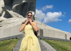 Аню Покров заметили на Мамаевом кургане