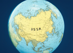 Трое волгоградцев отправились в колонию за призывы восстановить СССР с оружием в руках 