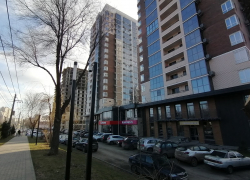 Массовое воровство лампочек в подъездах стало проблемой элитного волгоградского ЖК