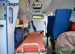 В Волгограде у трамвайных путей нашли окровавленного мужчину