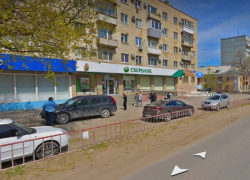 Мужчина умер у офиса Сбербанка в Волгограде