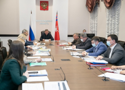 Застройка тракторного завода, логистический центр и жильё: губернатор провёл совещание о развитии Волгограда