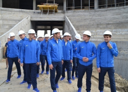 Футболисты команды "Ротор-Волгоград" лично осмотрели строящийся стадион