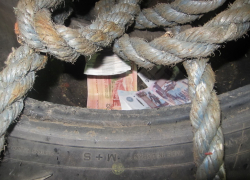 Хотели продать 12 тонн горючего: задержание в Волгограде работников теплохода попало на видео