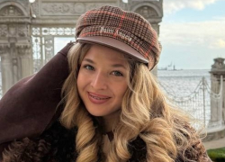 25-летняя известная волгоградская тиктокерша Анна Покров страдает от жутких прыщей