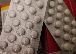 Волгоградка купила подруге таблетки от головной боли за 78 тысяч рублей