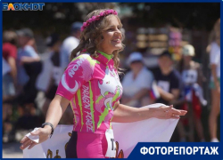 Возраст от 2 до 75: две сотни волгоградцев пробежали с флагами в День России