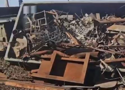 Причиной схода вагонов грузового поезда в Котлубани могла стать атака БПЛА — видео