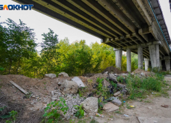 В Волгограде попало на видео смертельное падение мужчины с Астраханского моста