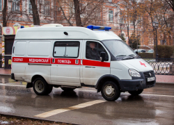 15-летний парень без прав протаранил на мопеде забор дома в Волгоградской области