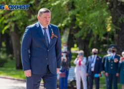 Губернатор Андрей Бочаров озвучил данные по заболевшим коронавирусом после прививки