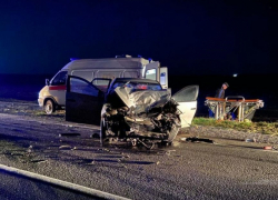 Под Волгоградом мужчина разбился насмерть в лобовом ДТП с КамАЗом: двое ранены 