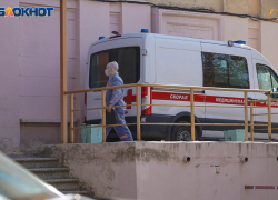 В реанимации Волгограда спасают тушившего легковушку мужчину