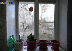 Волгоградка разбилась насмерть при мытье окон в многоэтажке 