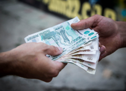 Волгоградский врач-педиатр отправил мошенникам 300 тысяч рублей