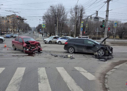 Собравшее пробку у Царицынской оперы ДТП в Волгограде попало на видео