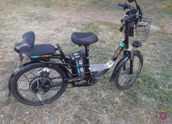 Двое детей на электровелосипеде пострадали после столкновения с иномаркой под Волгоградом