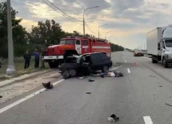 В Волгоградской области произошло смертельное ДТП с участием экскаватора: видео