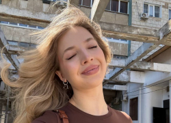 Аня Покров приехала в Волгоград ради объявления пола ребенка