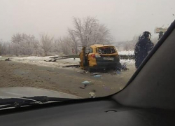 Таксист погиб на трассе в Волгоградской области при обгоне фуры: пассажир в тяжелом состоянии 