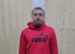 Волгоградца несколько раз пырнули ножом в подъезде 