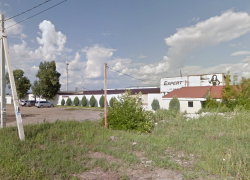 В Волгограде рядом со spa-комплексом Expert Club загорелся склад 