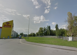 Женский скелет нашли напротив ТЦ в Волгограде