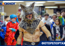  Волгоградский фотограф показал театральные тайны «Библионочи» в библиотеке Горького