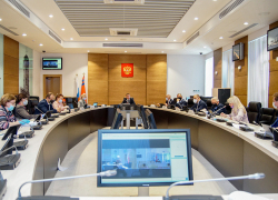 Депутаты Волгоградской областной думы не хотят прививаться от COVID-19
