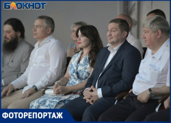 Счастливый Бочаров и горячие танцы Джанлука Вакки: как в Волгограде отметили День России