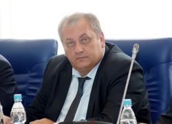 Отряд не заметил потери бойца: снялся с выборов один из кандидатов в губернаторы