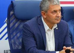 Глава волгоградского Союза журналистов России Вячеслав Черепахин поздравляет с Новым годом 