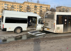 Подробности столкновения маршрутки №70А с автобусом №25  в Волгограде