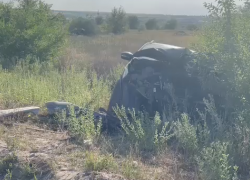 Женщина погибла в раздавленном автомобиле в Волгограде 